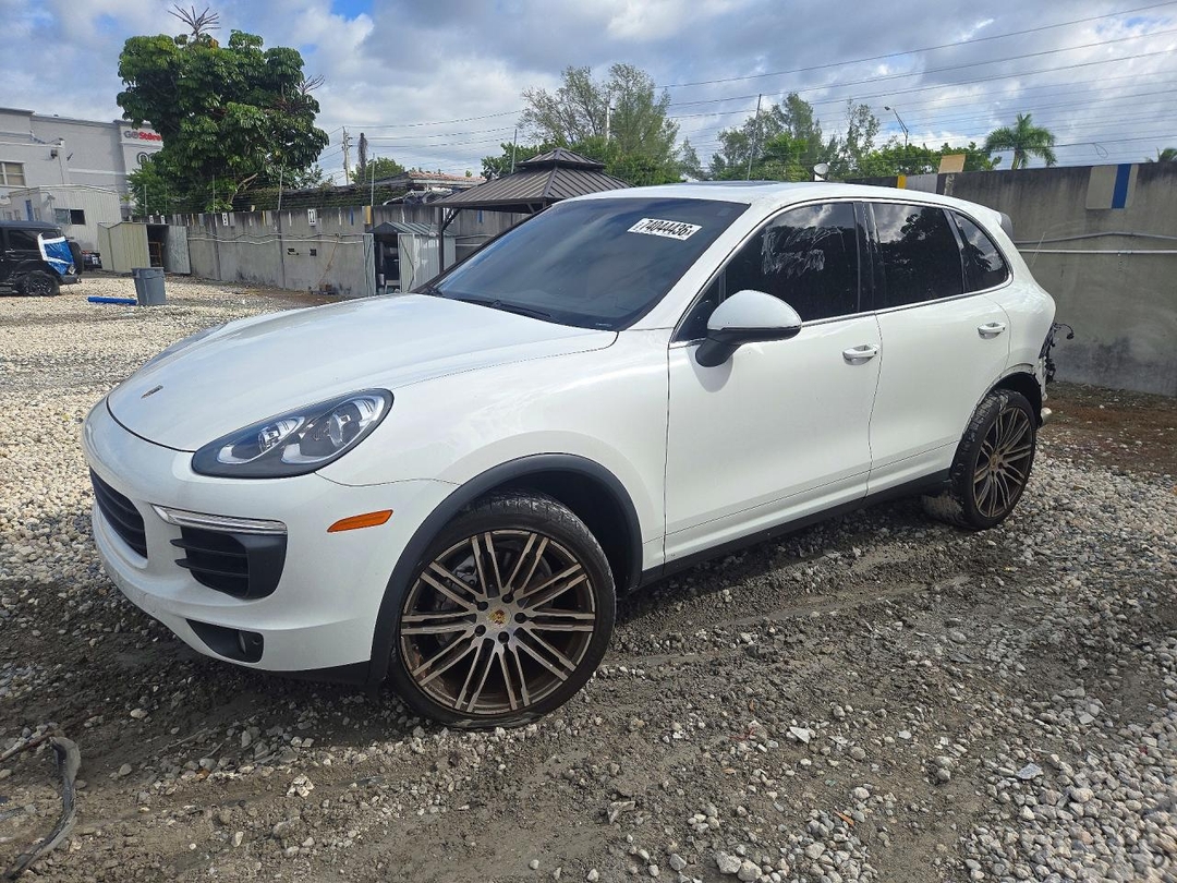 2016 PORSCHE CAYENNE S view, angle 1