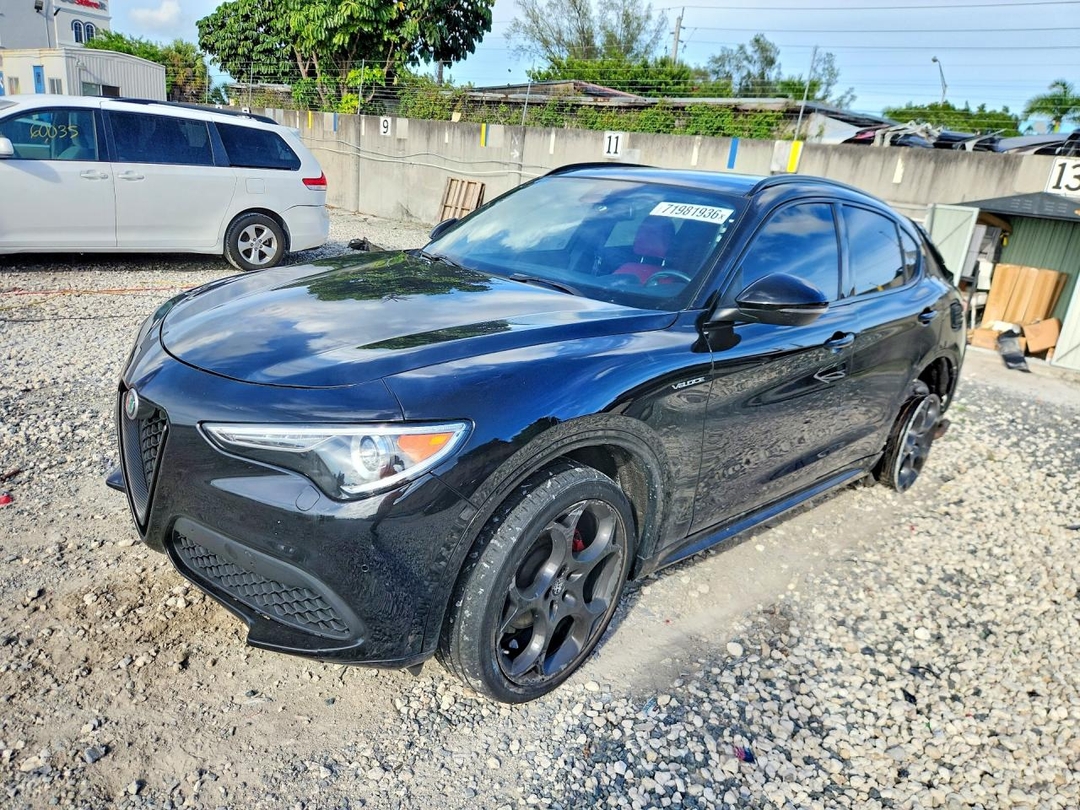 Vista de 2022 ALFA ROMEO STELVIO TI, ángulo 1