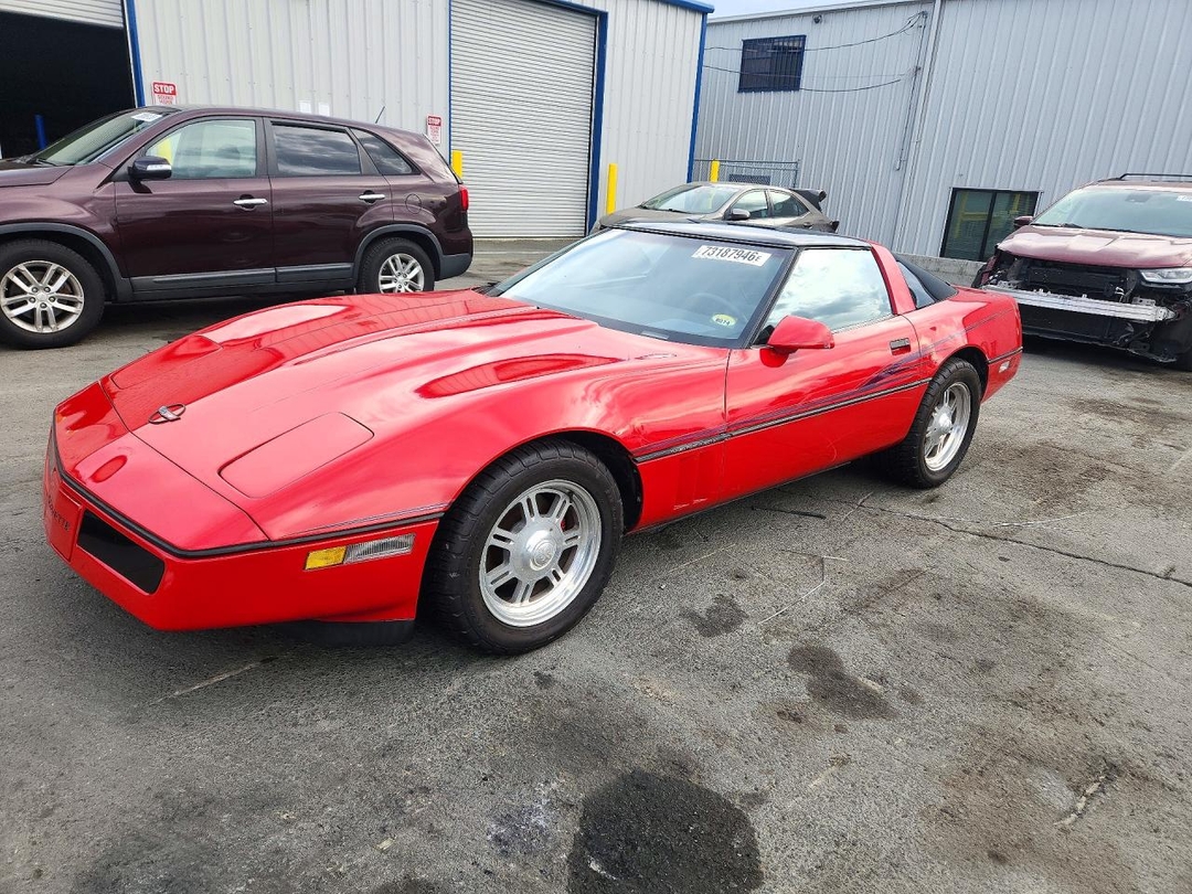 Вид 1985 CHEVROLET CORVETTE, угол 1
