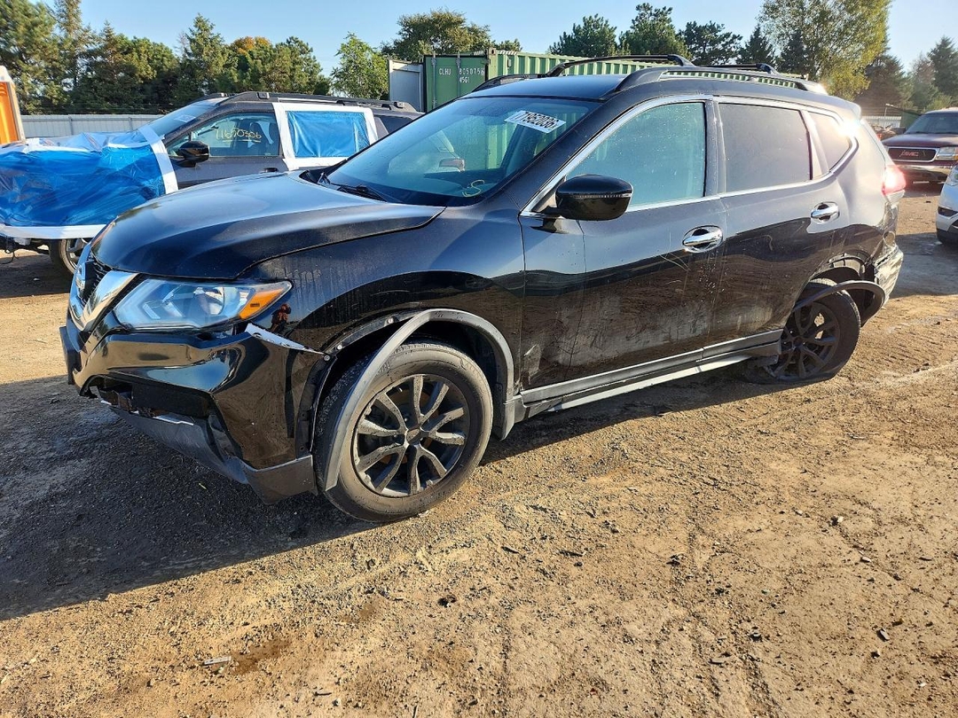 Vista de 2017 NISSAN ROGUE SV, ángulo 1