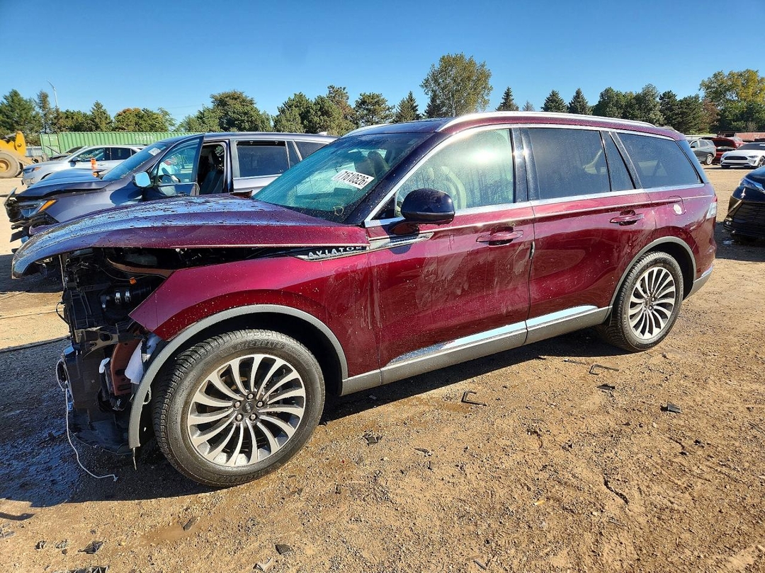 Vue de 2020 LINCOLN AVIATOR RESERVE, angle 1
