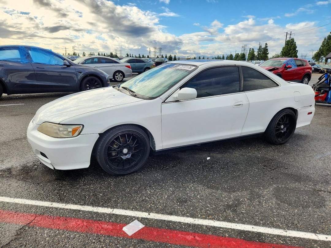 Vue de 2000 HONDA ACCORD EX, angle 1