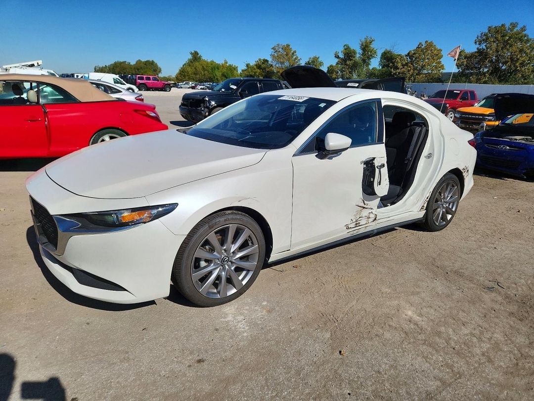 2022 MAZDA 3 SELECT view, angle 1
