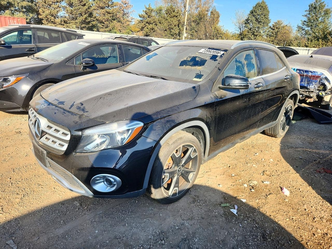 منظر 2018 MERCEDES-BENZ GLA 250، زاوية 1