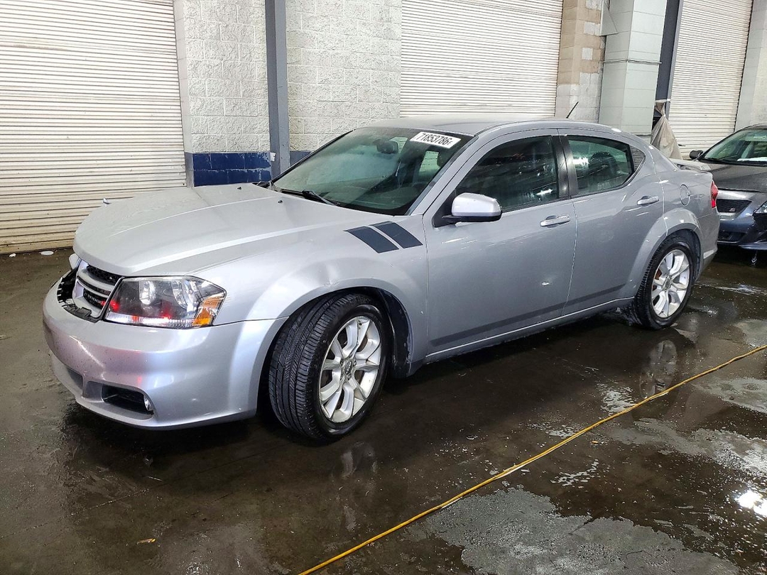 منظر 2013 DODGE AVENGER R/T، زاوية 1