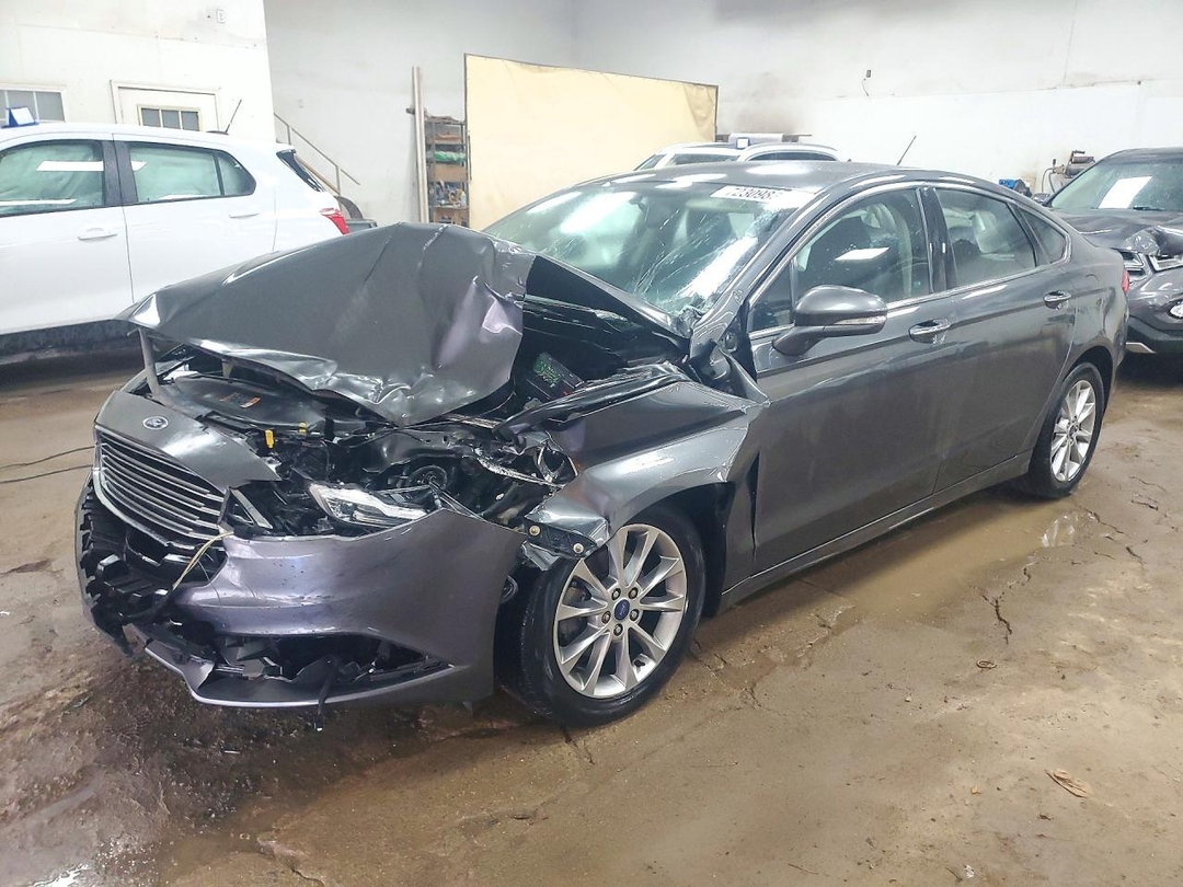 Vue de 2017 FORD FUSION SE, angle 1