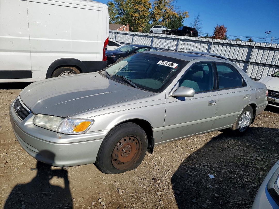منظر 2001 TOYOTA CAMRY CE، زاوية 1