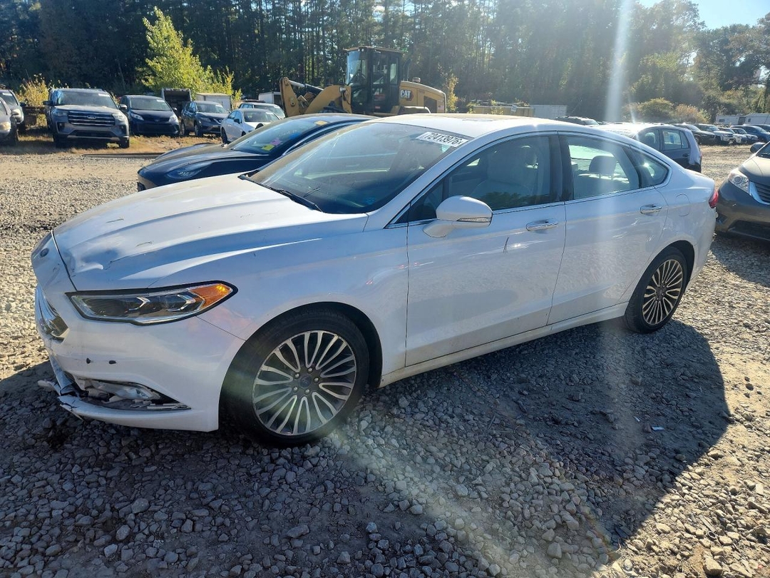 Vue de 2018 FORD FUSION TITANIUM/PLATINUM, angle 1