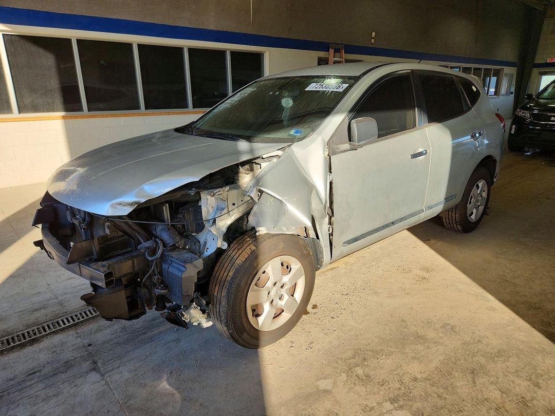 Вид 2013 NISSAN ROGUE S, угол 1