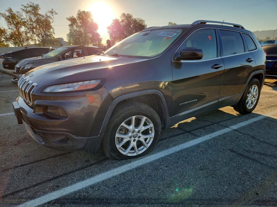 Vista de 2015 JEEP CHEROKEE LATITUDE, ángulo 1