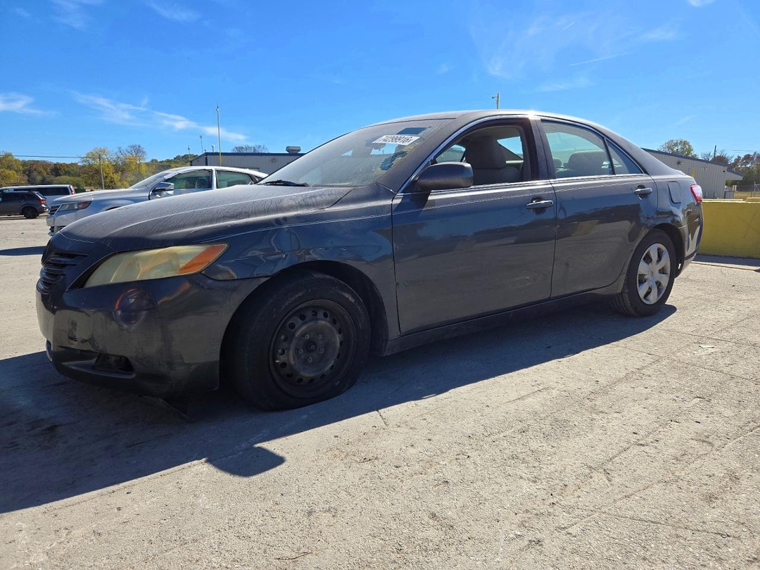 Vue de 2008 TOYOTA CAMRY LE, angle 1