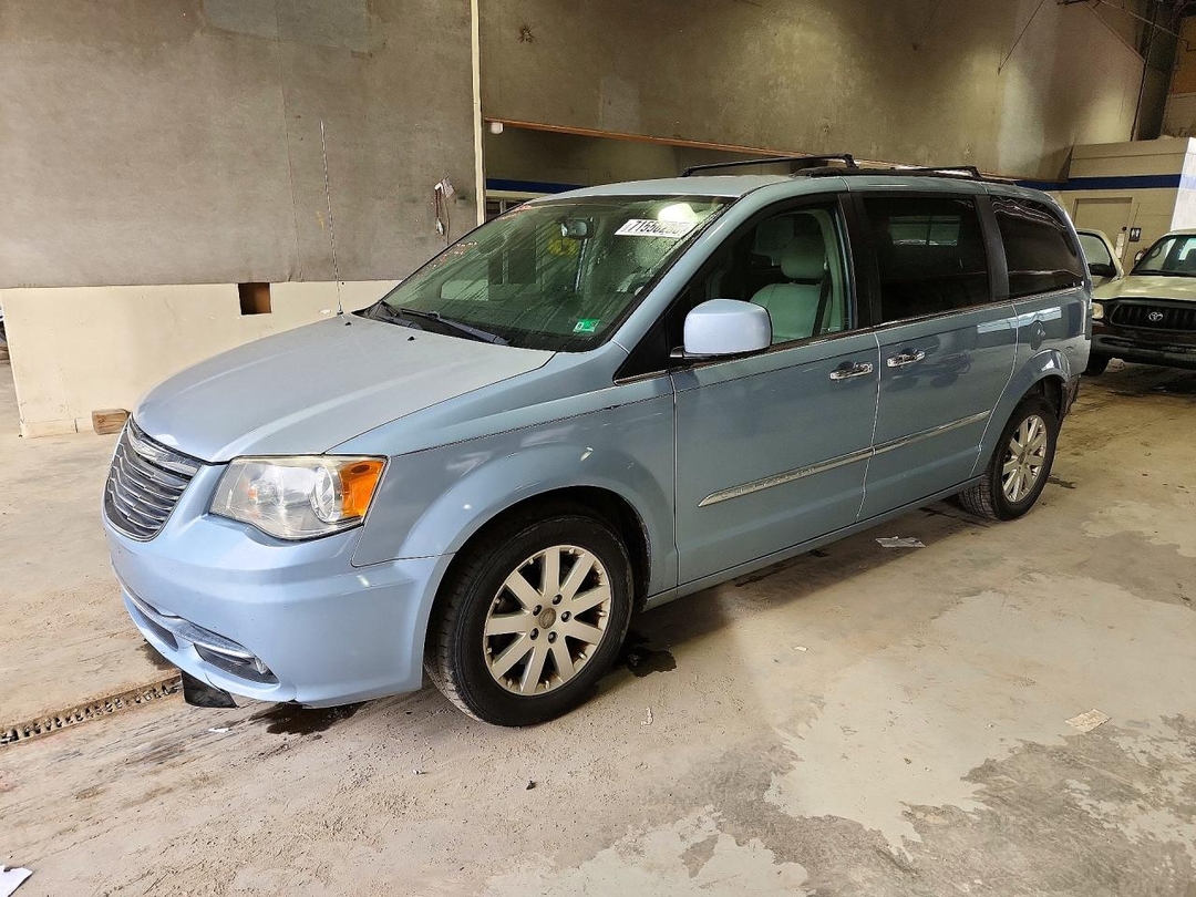 Vista de 2016 CHRYSLER TOWN &amp; COUNTRY TOURING, ángulo 1