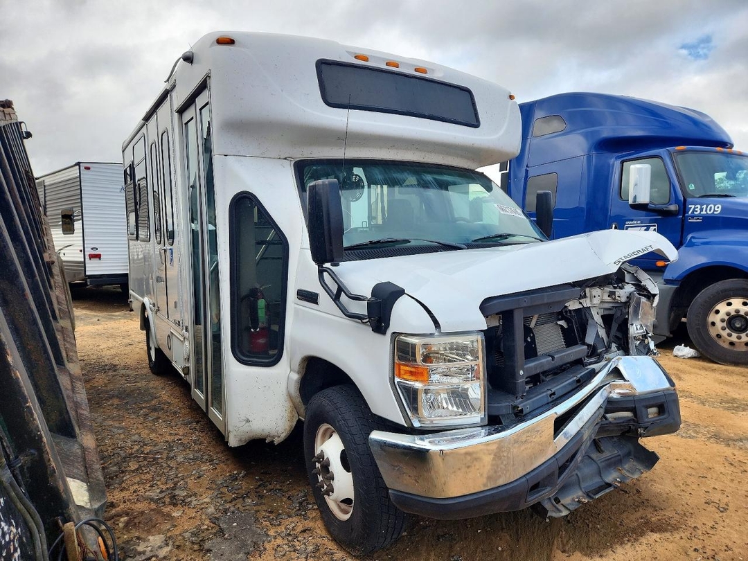منظر 2018 FORD E350 SHUTTLE BUS، زاوية 1