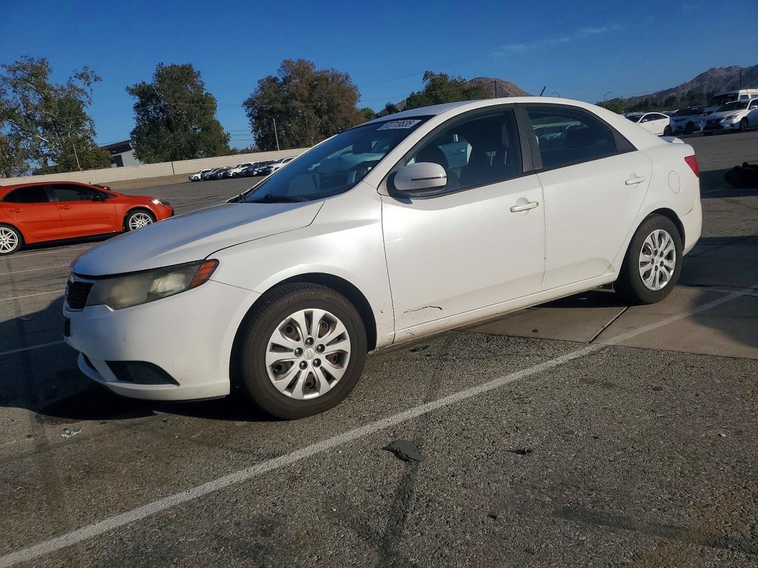 Vue de 2012 KIA FORTE EX, angle 1