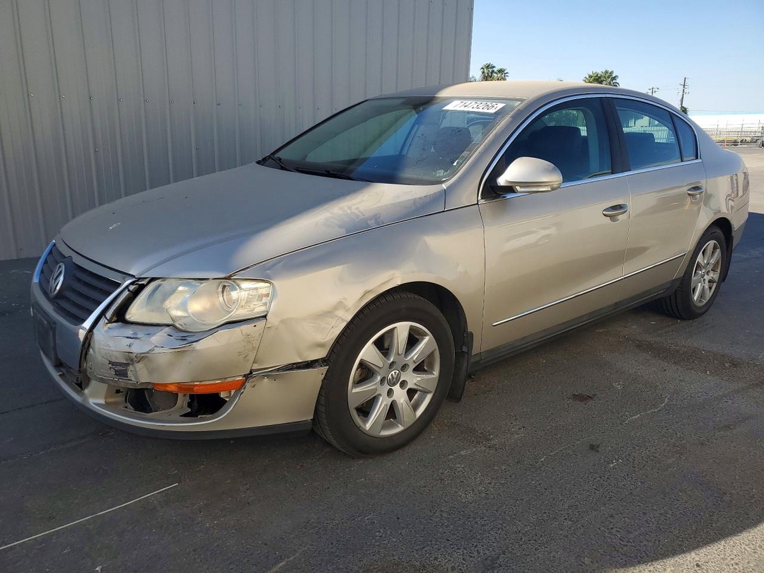 Vue de 2006 VOLKSWAGEN PASSAT 2.0T, angle 1