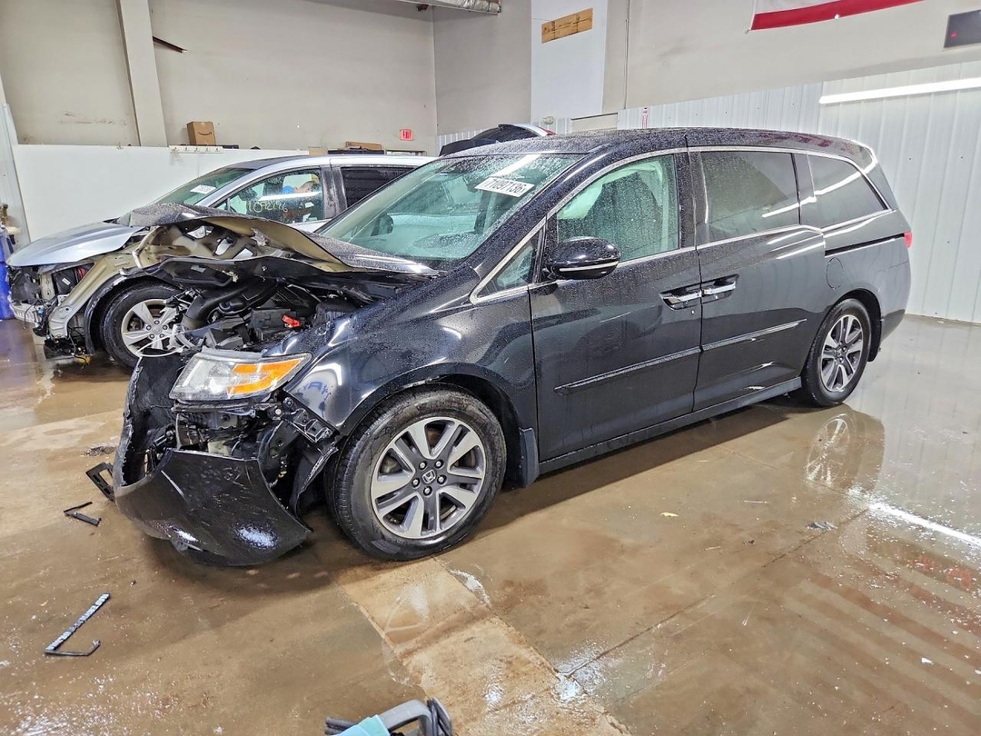 Вид 2015 HONDA ODYSSEY TOURING, угол 1