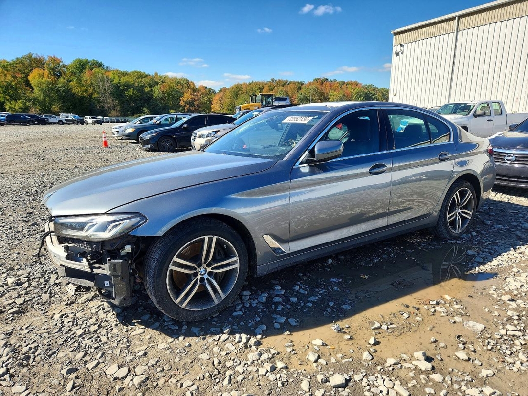 Vista de 2021 BMW 540 XI, ángulo 1