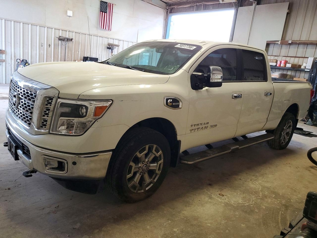 2018 NISSAN TITAN XD SL view, angle 1