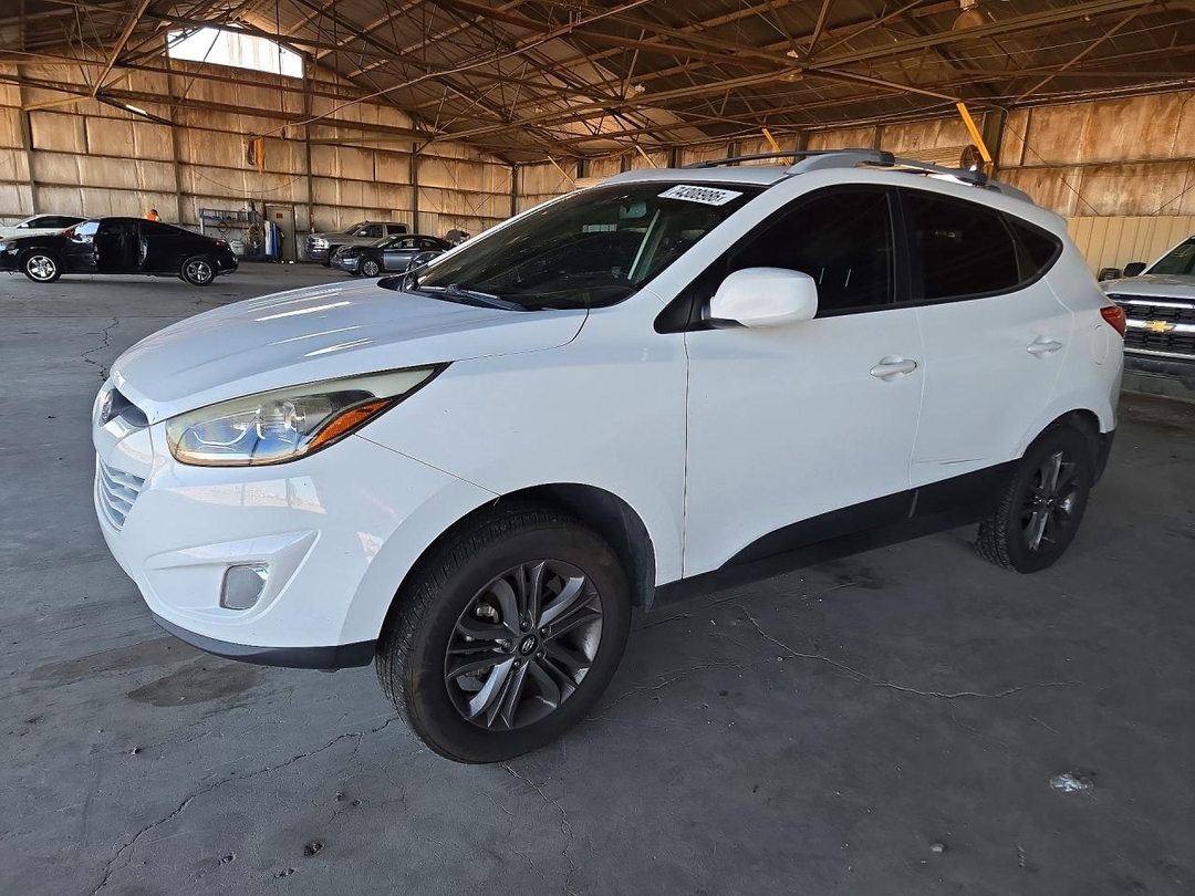 منظر 2015 HYUNDAI TUCSON SE، زاوية 1