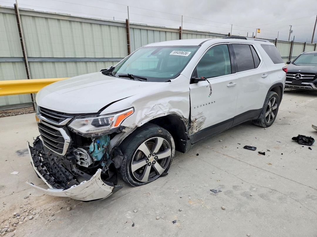 Вид 2018 CHEVROLET TRAVERSE LT, угол 1