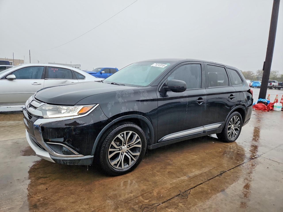 Vista de 2018 MITSUBISHI OUTLANDER ES, ángulo 1