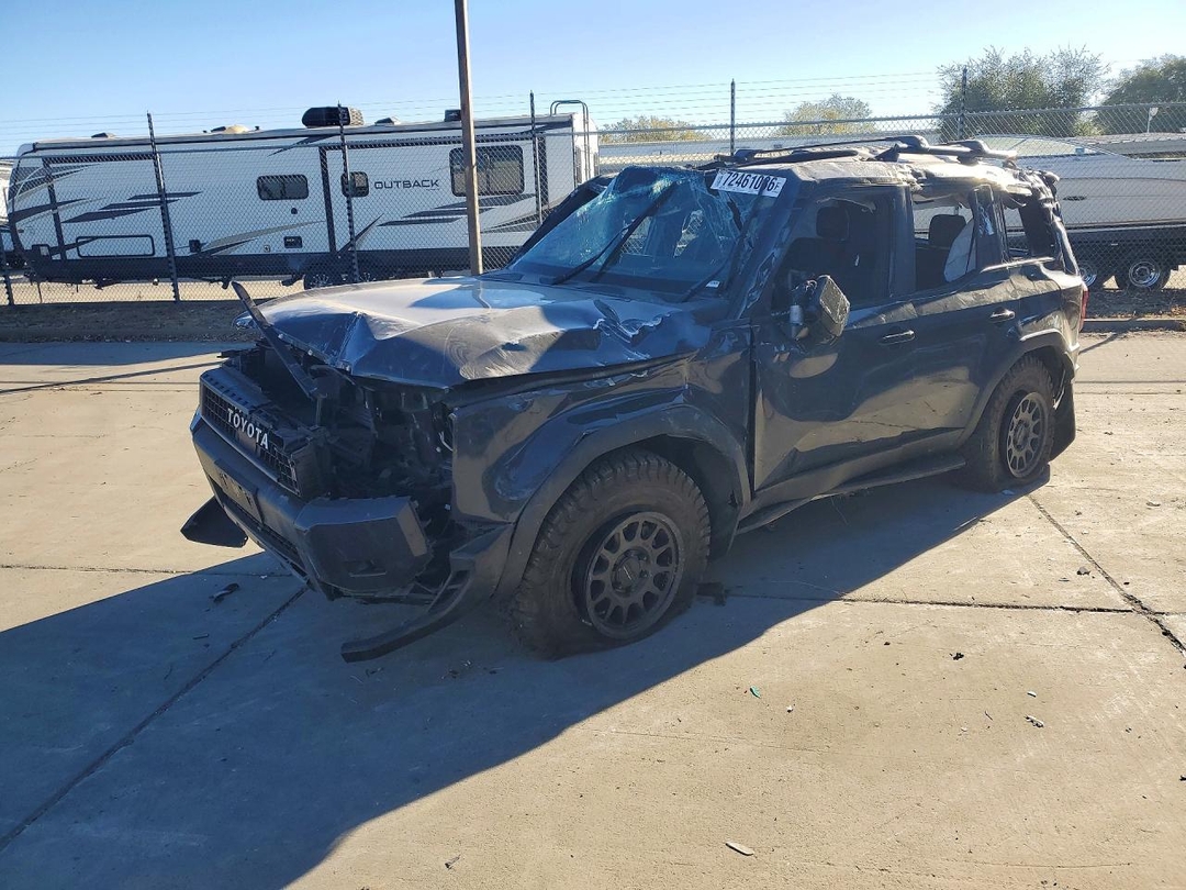 Vue de 2024 TOYOTA LAND CRUISER BASE, angle 1