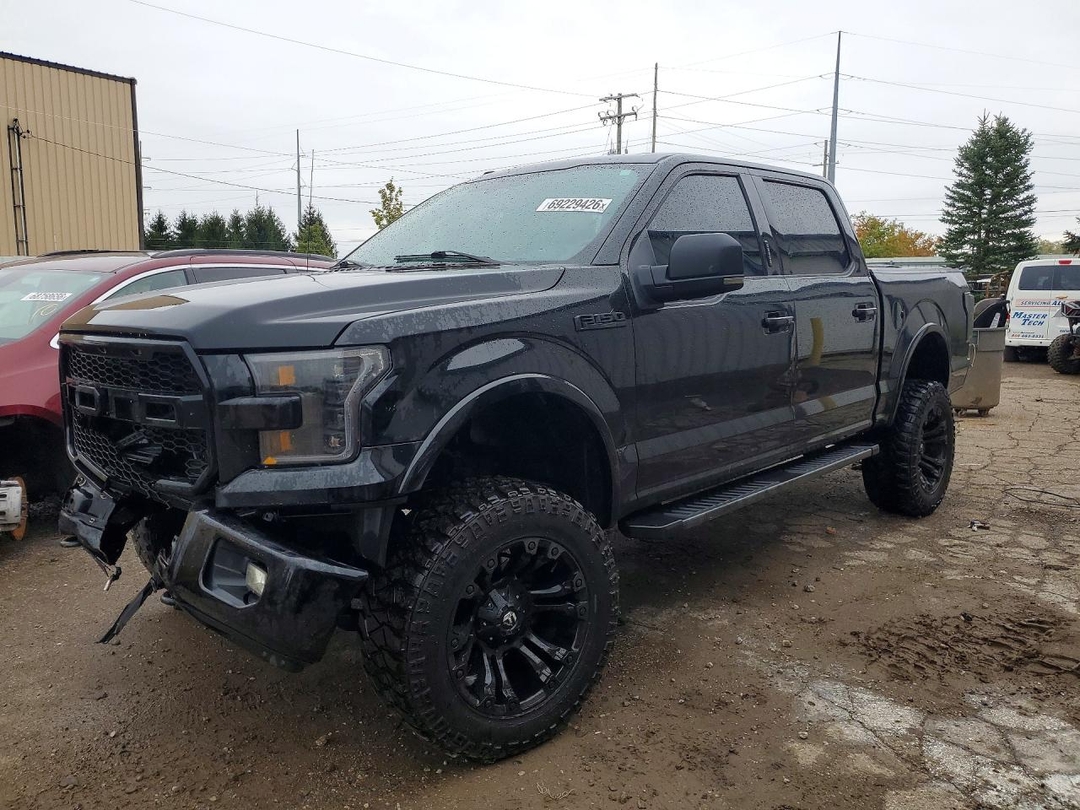 Vista de 2017 FORD F150 SUPERCREW, ángulo 1