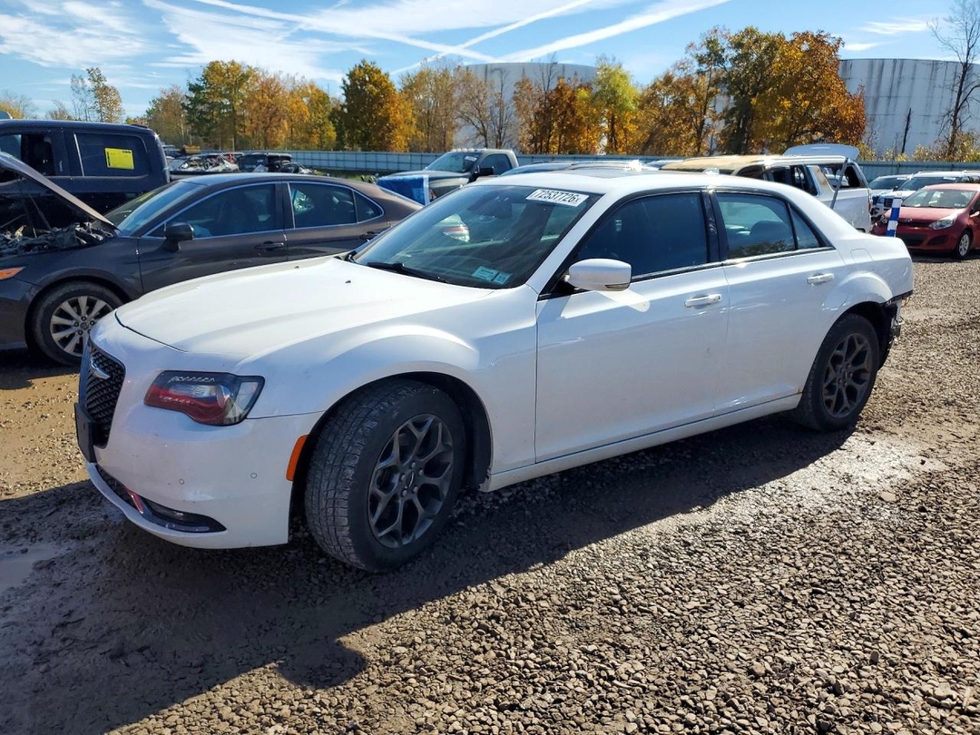 Vue de 2016 CHRYSLER 300 S, angle 1