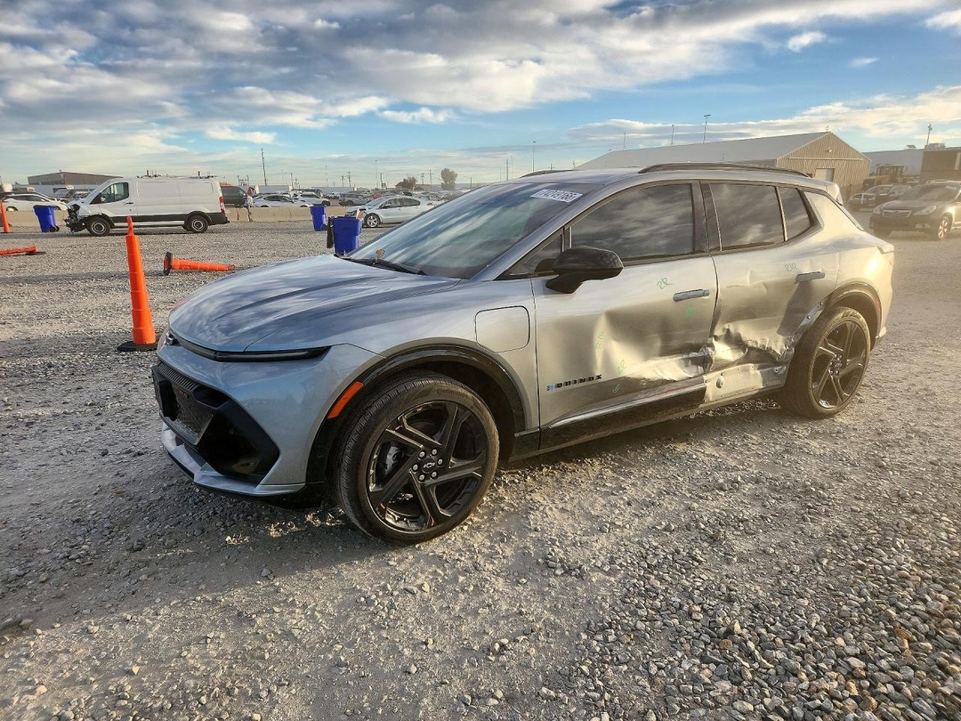 Vue de 2024 CHEVROLET EQUINOX RS, angle 1