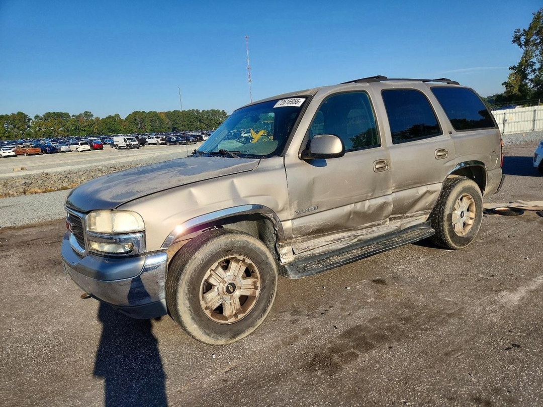 Vue de 2001 GMC YUKON, angle 1