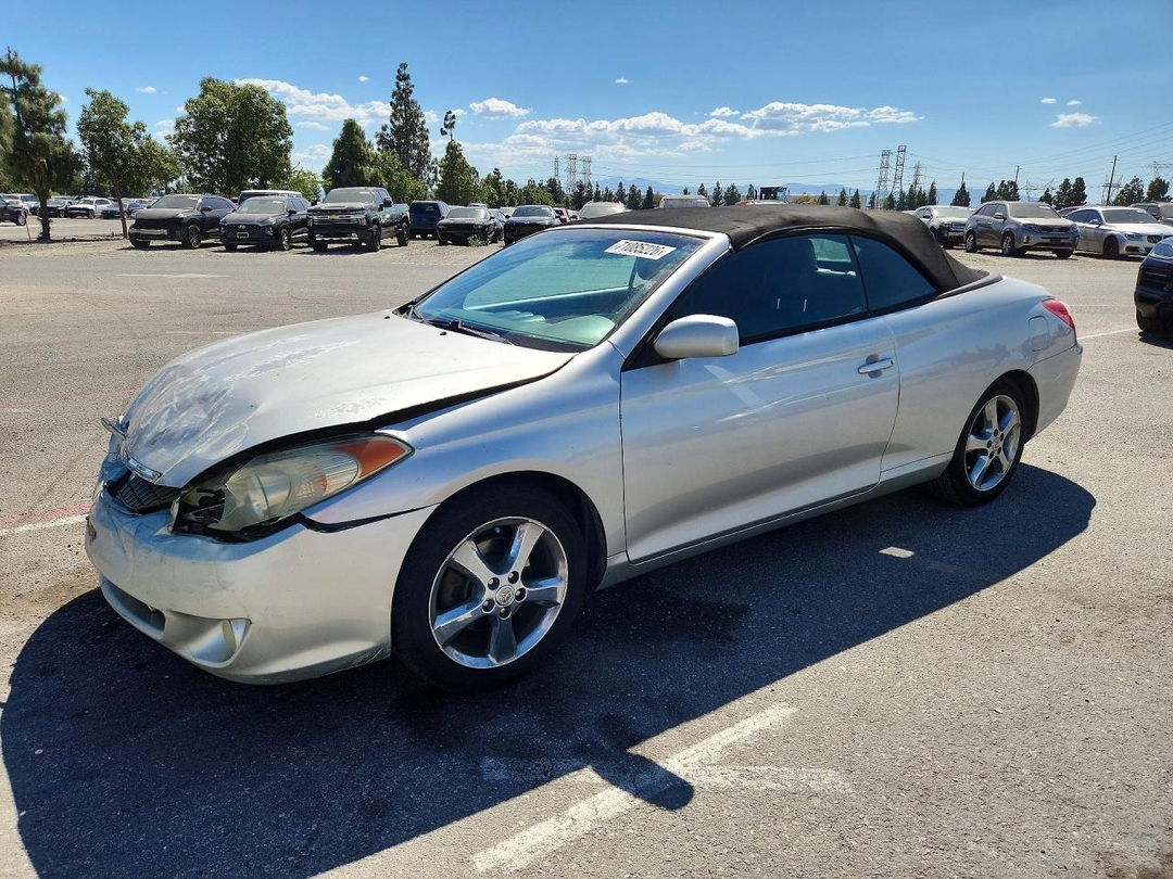 Vue de 2006 TOYOTA CAMRY SOLARA SE V6, angle 1