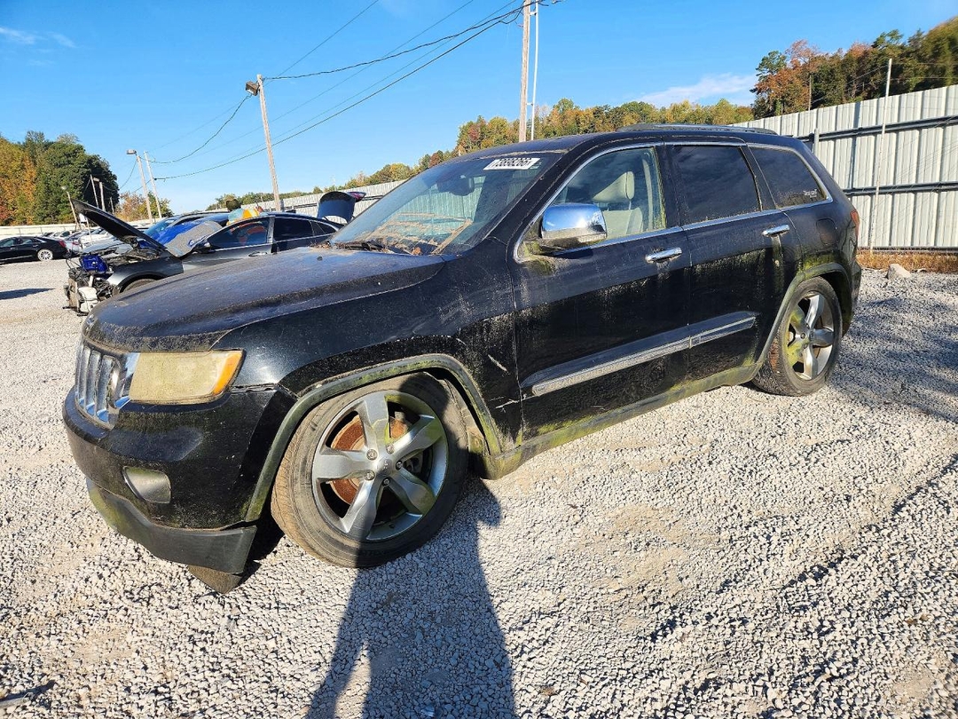 Vue de 2013 JEEP GRAND CHEROKEE OVERLAND, angle 1
