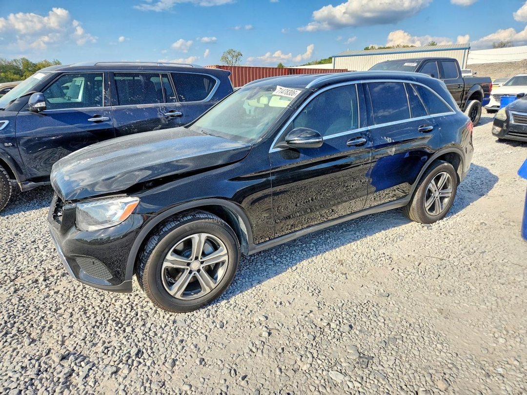 Vista de 2017 MERCEDES-BENZ GLC 300, ángulo 1