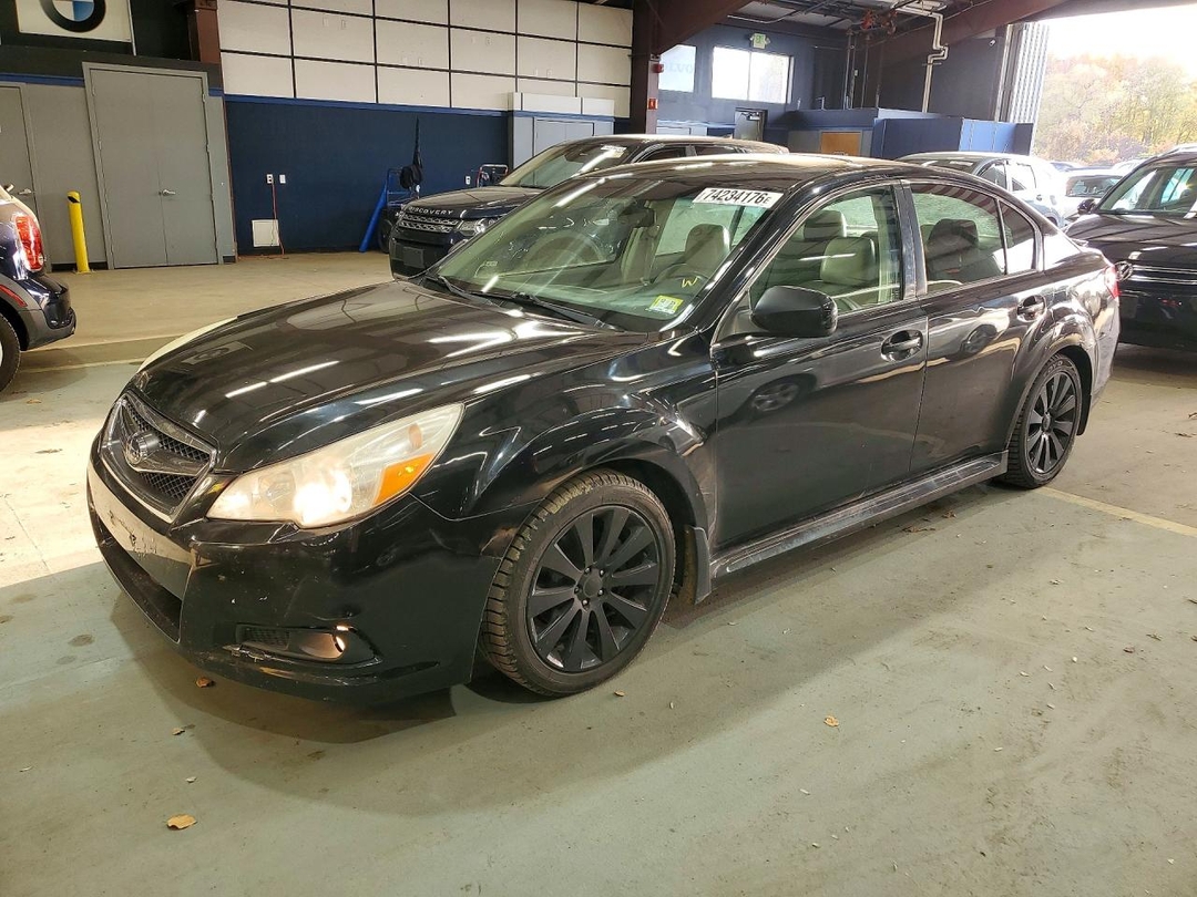 Vue de 2010 SUBARU LEGACY 2.5I LIMITED, angle 1