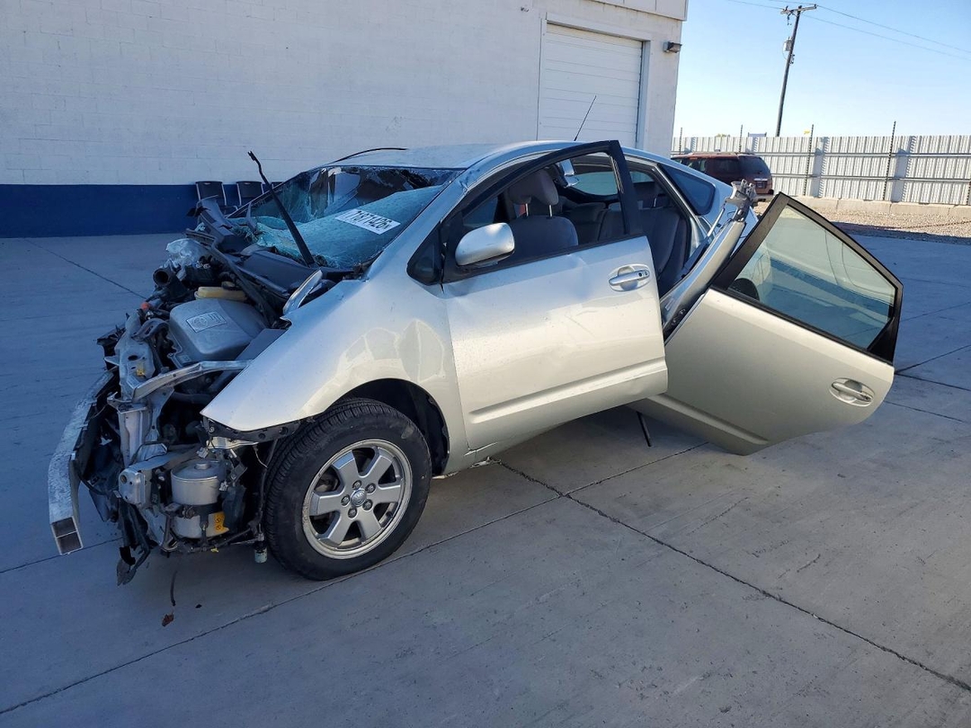 Vue de 2005 TOYOTA PRIUS BASE, angle 1