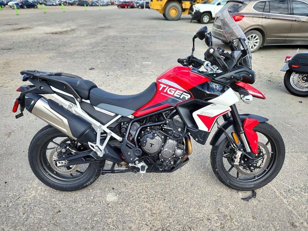 Вид 2024 TRIUMPH MOTORCYCLE TIGER 900 GT ARAGON EDITION, угол 1