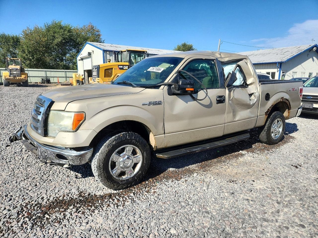 منظر 2010 FORD F150 SUPERCREW، زاوية 1