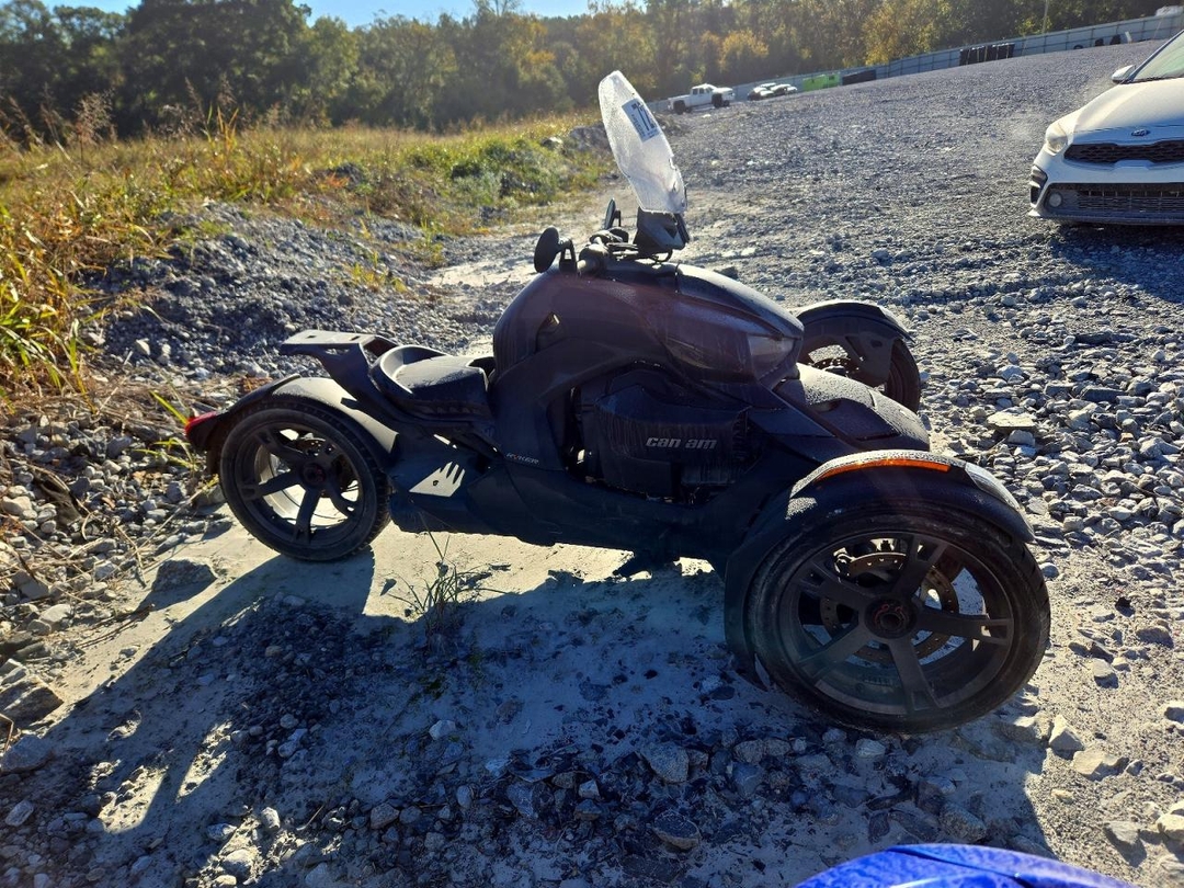 Vue de 2020 CAN-AM RYKER, angle 1