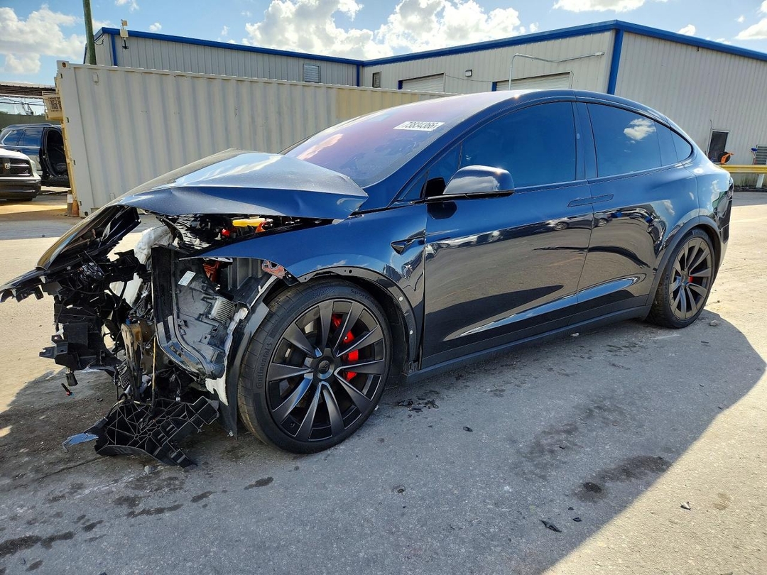 Вид 2025 TESLA MODEL X, угол 1