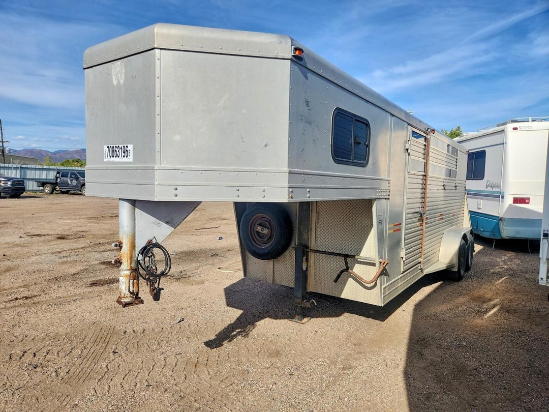 Vista de 2001 W-W LIVESTOCK TRAILER, ángulo 1