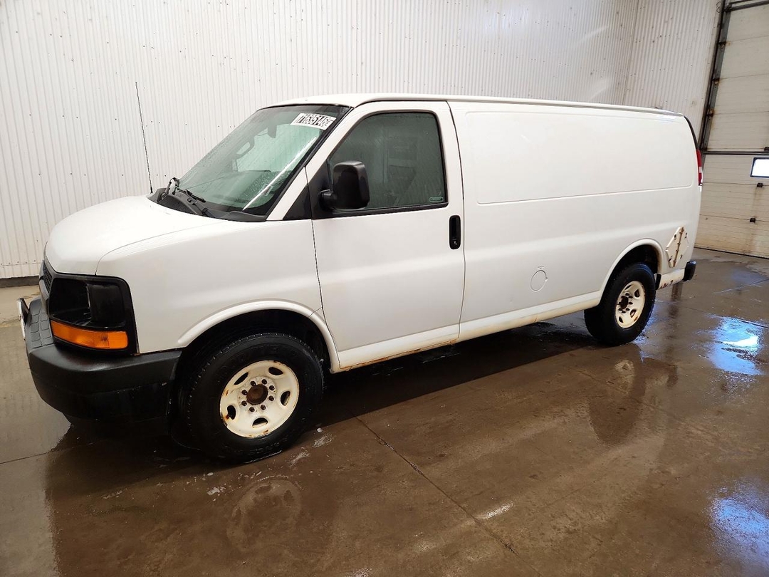منظر 2017 CHEVROLET EXPRESS G2500، زاوية 1