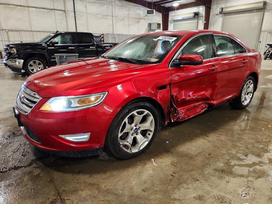 Вид 2010 FORD TAURUS SHO, угол 1