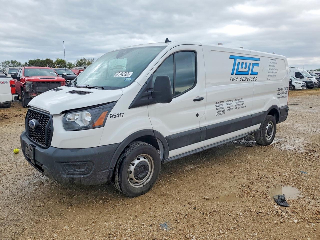 Vue de 2024 FORD TRANSIT T-250, angle 1