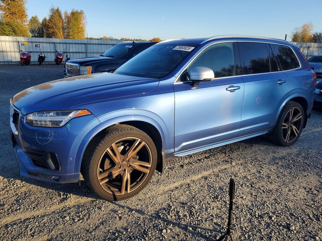 Vedere 2017 VOLVO XC90 T6, unghi 1