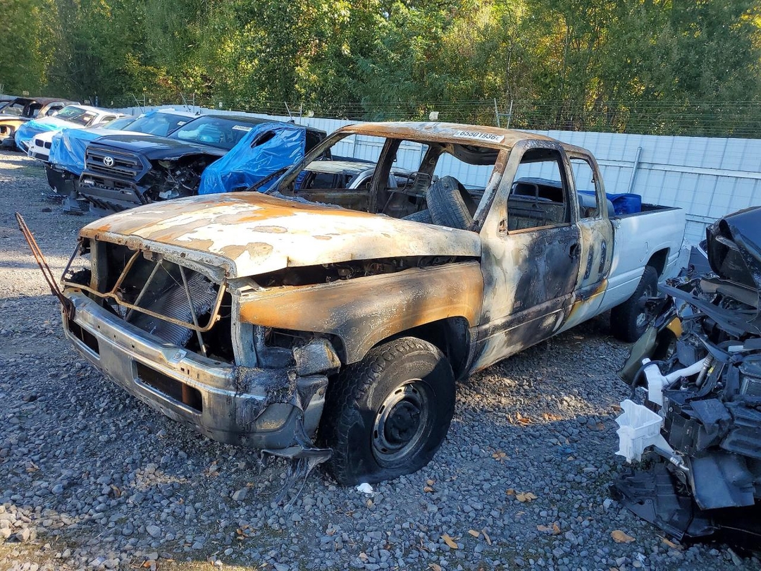 منظر 1996 DODGE RAM 2500، زاوية 1