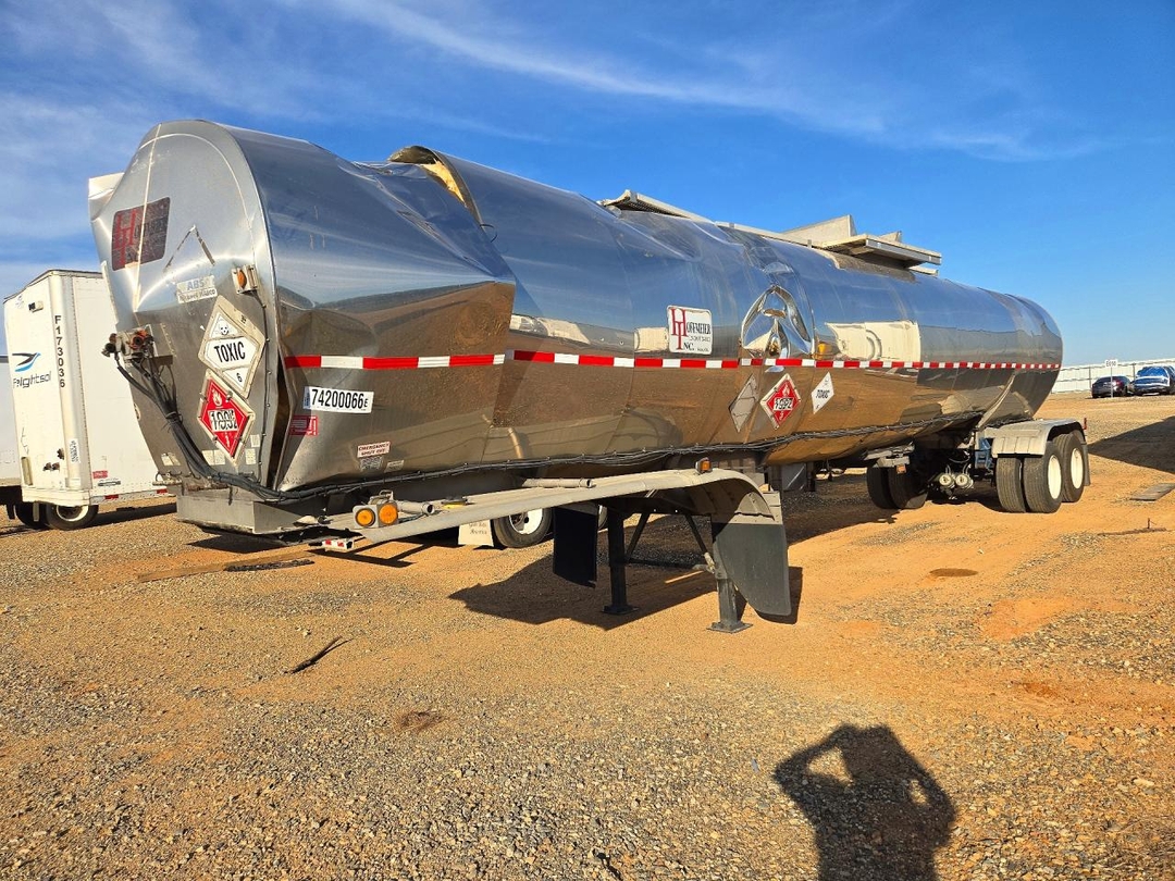 منظر 1995 BRENNER TANK TRAILER، زاوية 1
