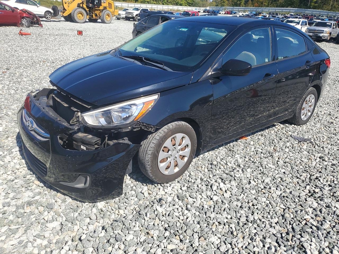 Вид 2017 HYUNDAI ACCENT SE, угол 1