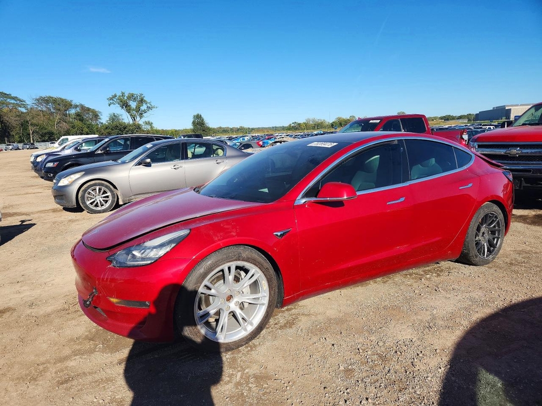 Vue de 2018 TESLA MODEL 3, angle 1