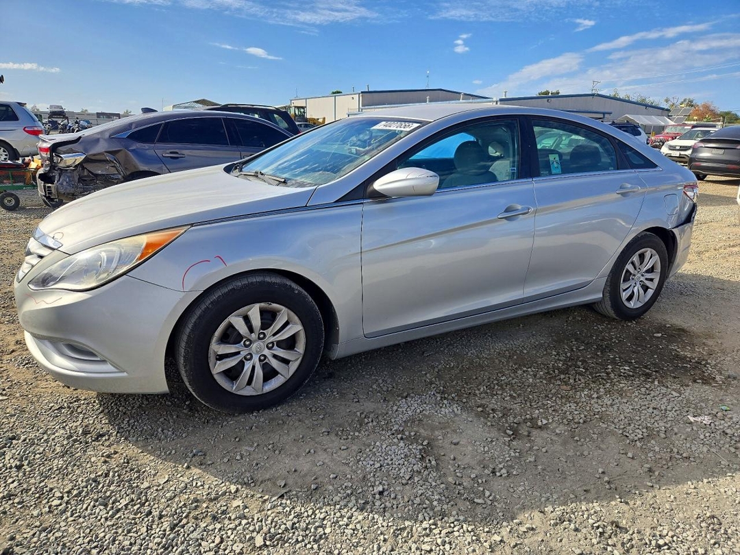 منظر 2013 HYUNDAI SONATA GLS، زاوية 1