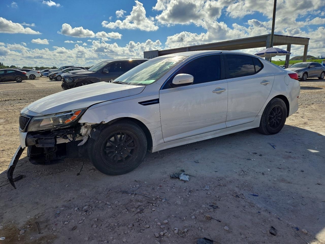 منظر 2014 KIA OPTIMA LX، زاوية 1